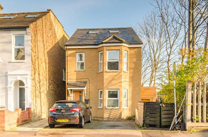 2 Bedroom Maisonette To Rent In Shernhall Street, Walthamstow Village, London, E17