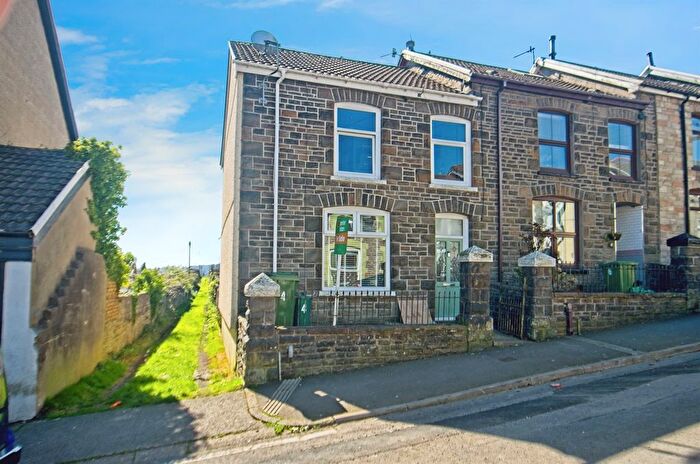 3 Bedroom End Of Terrace House For Sale In High Street, Ynysybwl, Pontypridd, CF37