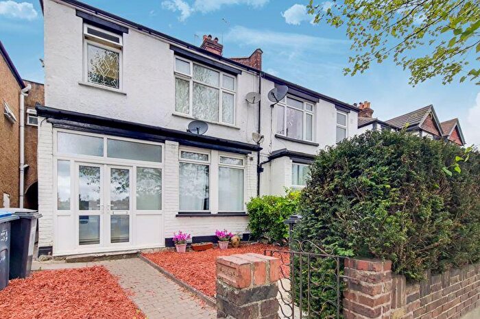 2 Bedroom Flat To Rent In Brighton Road, South Croydon, CR2