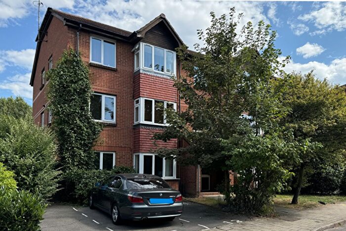 2 Bedroom Flat To Rent In Sterling Gardens, London, SE14