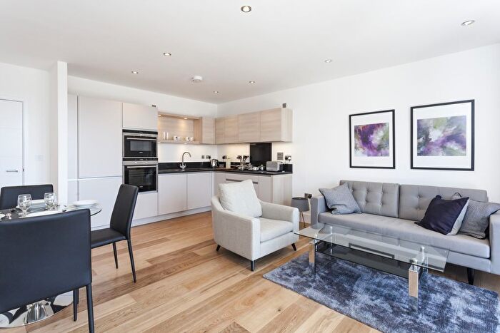 2 Bedroom Flat To Rent In Faraday Road, London, W10