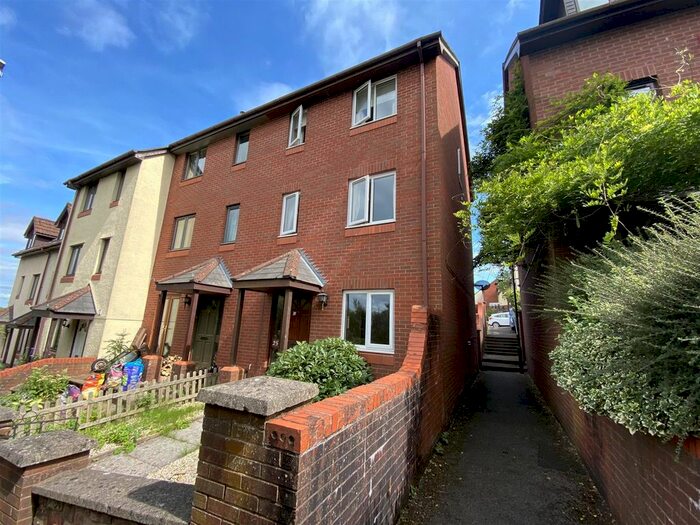 3 Bedroom Town House To Rent In School Hill, Chepstow, NP16