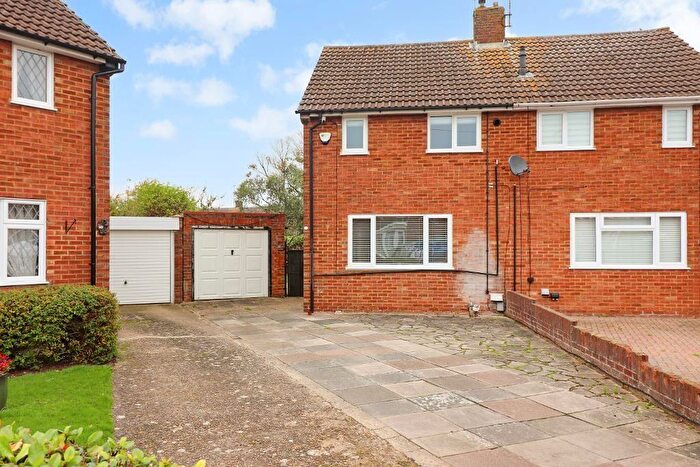 2 Bedroom Semi Detached House For Sale In Oakwood Drive, Sundon Park, Luton, LU3