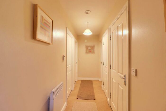 2 Bedroom Flat For Sale In Dunsley House, Hessle Road, Hull, HU4