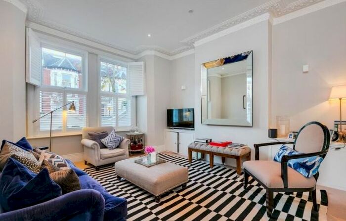 3 Bedroom Flat To Rent In Felden Street, London, SW6