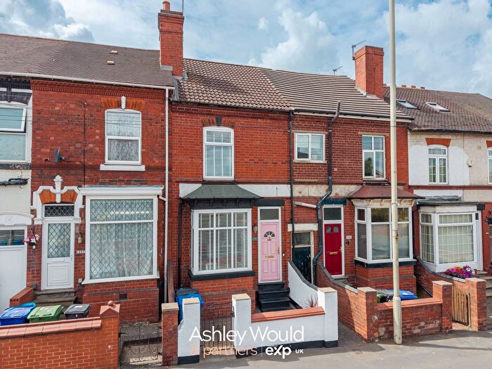 3 Bedroom Terraced House For Sale In Long Lane, Halesowen, B62