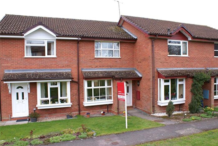 2 Bedroom House For Sale In Haydock Close, Alton, Hants, GU34