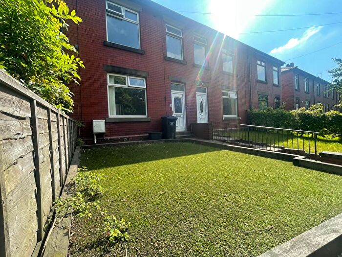 2 Bedroom Property To Rent In Glenside, Outlane, Huddersfield, HD3