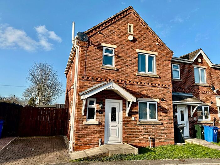 3 Bedroom End Terrace House For Sale In Sunnymede View, Askern, Doncaster, DN6