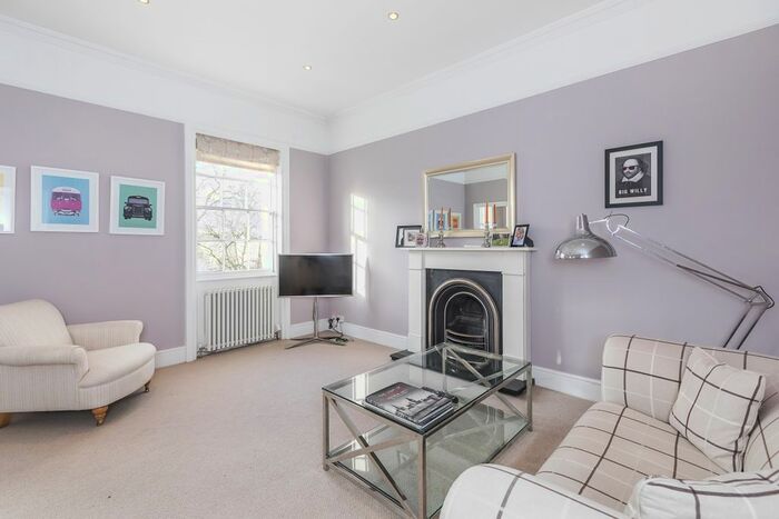 2 Bedroom Flat To Rent In St. Georges Square, London, SW1V