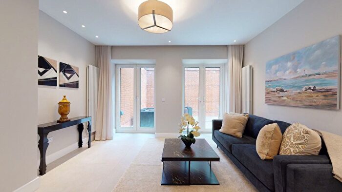 3 Bedroom Flat To Rent In Fitzjohns Avenue, London, NW3