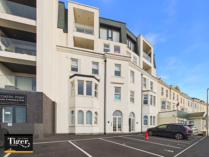 2 Bedroom Flat For Sale In New South Promenade, Blackpool, FY4