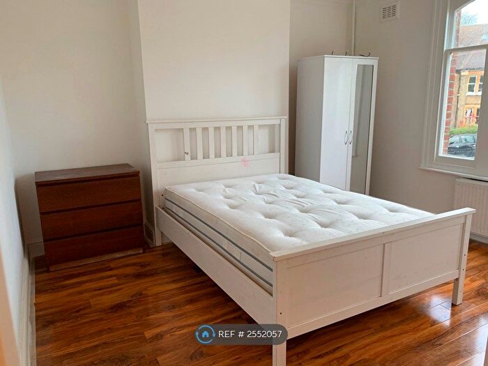 2 Bedroom Flat To Rent In Adelaide Avenue, Brockley, SE4