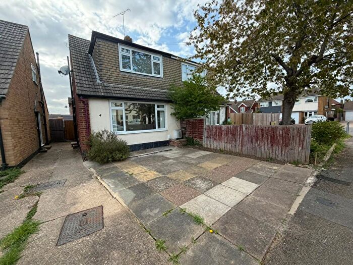 2 Bedroom Semi Detached House To Rent In Orchard Road, Benfleet, SS7