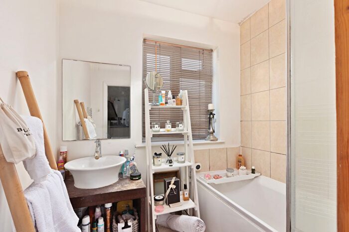 2 Bedroom Terraced House For Sale In Greatness Road, Sevenoaks, TN14