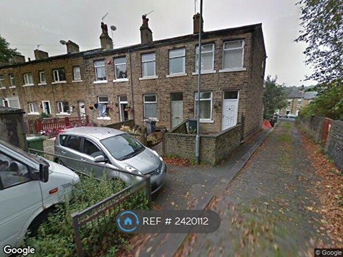 2 Bedroom Terraced House To Rent In Quaker Lane, Huddersfield, HD1