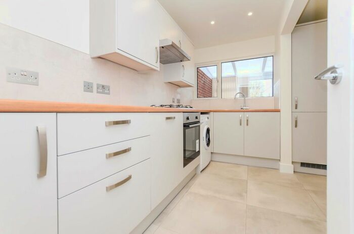 3 Bedroom Terraced House To Rent In Cambrian Walk, Fareham, Hampshire PO14