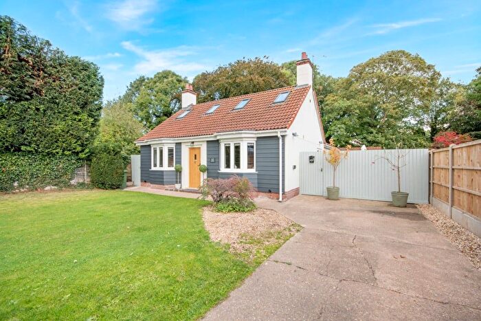 3 Bedroom Detached Bungalow For Sale In High Street, Beckingham, Doncaster, DN10