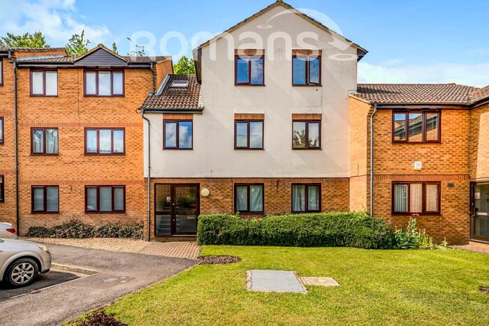1 Bedroom Apartment To Rent In Knaves Hollow, High Wycombe, HP10
