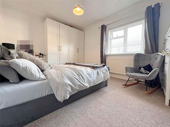 3 Bedroom Terraced House To Rent In Queens Road, Farnborough, GU14