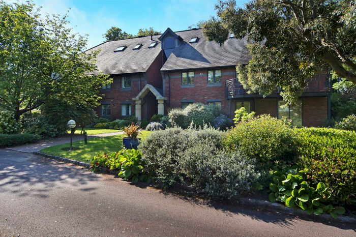 2 Bedroom Apartment To Rent In Woburn Hill, Addletone, KT15