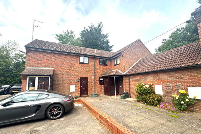 1 Bedroom Maisonette For Sale In Rowhedge Road, Colchester, CO2