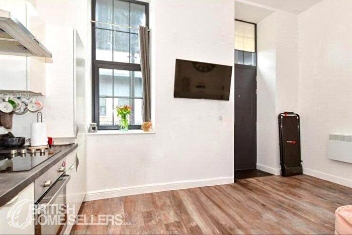 1 Bedroom Apartment For Sale In New Road, Rochester, Kent, ME1