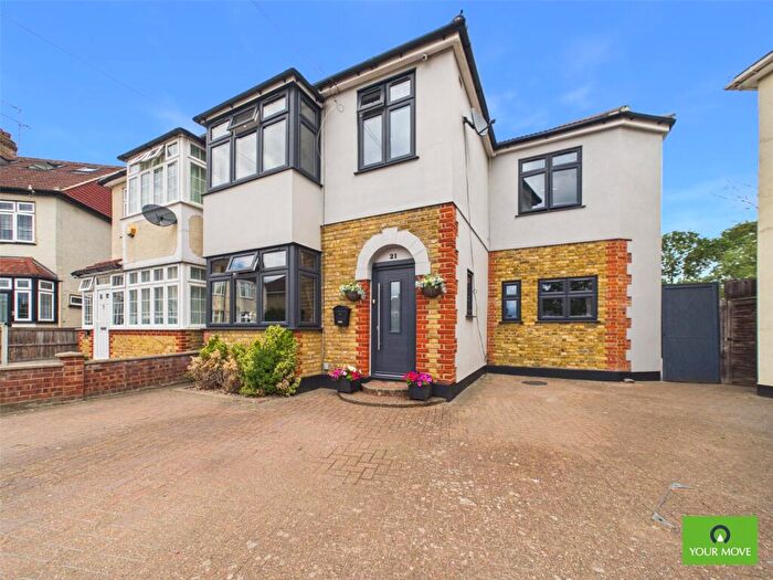 5 Bedroom Semi-Detached House For Sale In Sussex Avenue, Romford, RM3