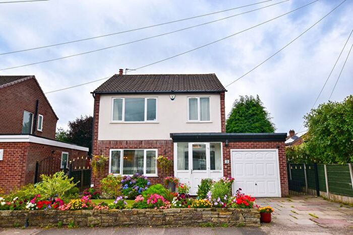3 Bedroom Detached House For Sale In Reading Drive, Sale, M33