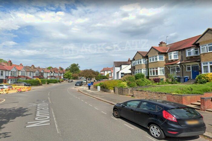 Studio To Rent In Normandy Avenue, Barnet, EN5