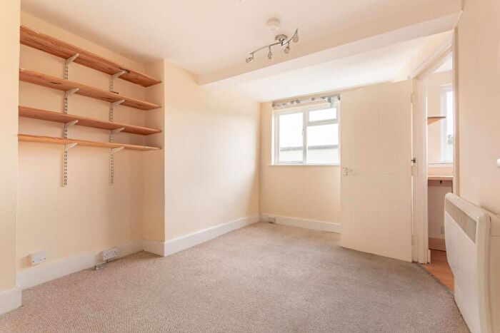 1 Bedroom Flat To Rent In Lewes Road, Brighton, BN2
