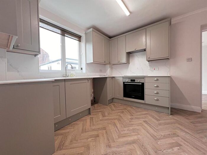 4 Bedroom Detached House To Rent In Mere Way, Swanland, HU14