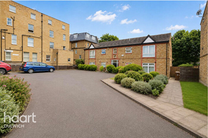 1 Bedroom Flat For Sale In Ferris Road, London, SE22