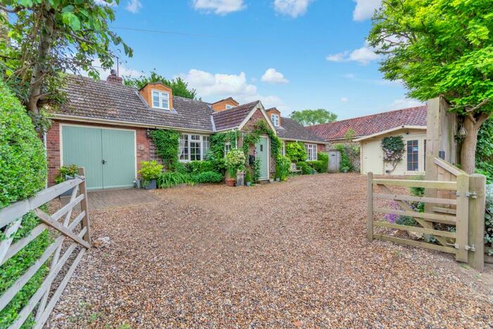 4 Bedroom Detached Bungalow For Sale In Docking Road, Great Bircham, PE31