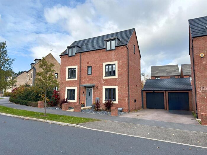 4 Bedroom Detached House For Sale In Balmoral Close, St. Crispin, Northampton, NN5