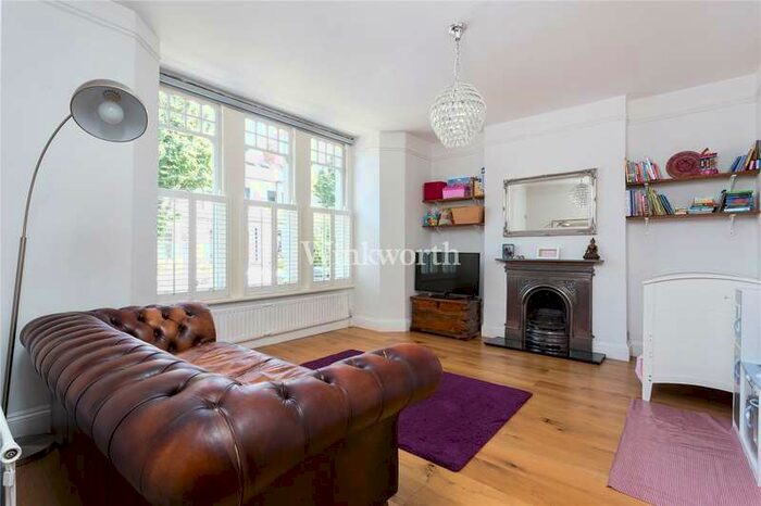 2 Bedroom Flat To Rent In Woollaston Road, Harringay, London, N4