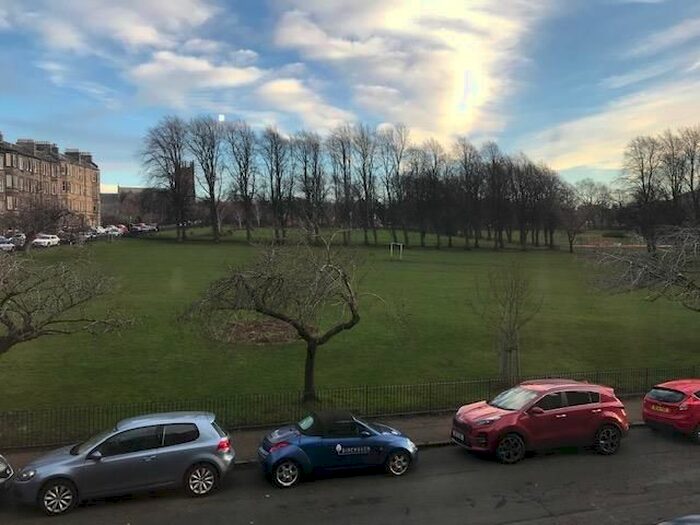 2 Bedroom Flat To Rent In Harrison Gardens, Edinburgh EH11