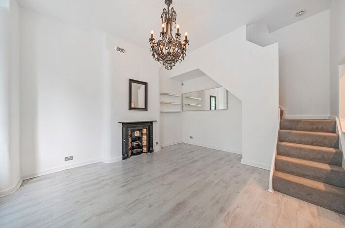 2 Bedroom Maisonette To Rent In Kidbrooke Park Road, Blackheath, London, SE3