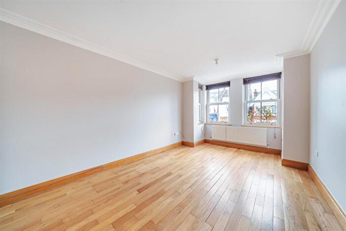 2 Bedroom Flat To Rent In Kings Road, Kingston Upon Thames, KT2