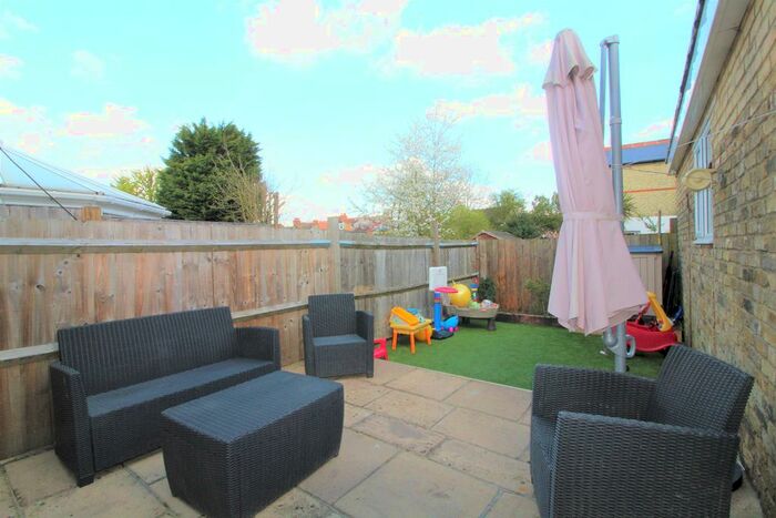 2 Bedroom Maisonette To Rent In Hadley Road, Barnet, EN5