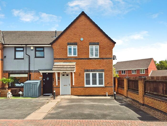 3 Bedroom End Of Terrace House For Sale In Moorhen Close, Brownhills, Walsall, WS8
