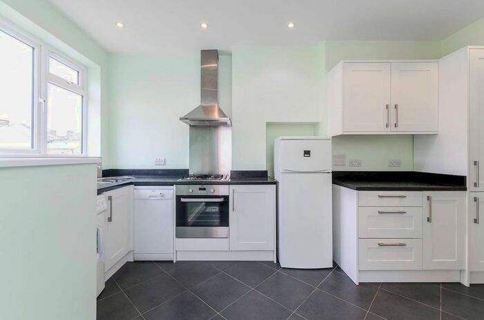 2 Bedroom Maisonette To Rent In Fairlight Road, Tooting, London, SW17