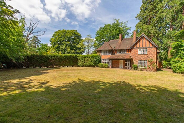 5 Bedroom Detached House To Rent In Stockton Avenue, Fleet, GU51