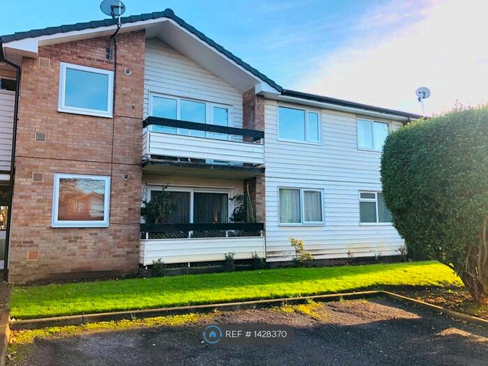 1 Bedroom Flat To Rent In Cedar Court, Epping, CM16