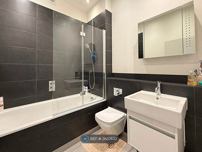 1 Bedroom Flat To Rent In The Old Warehouse, Little Chalfont, HP7