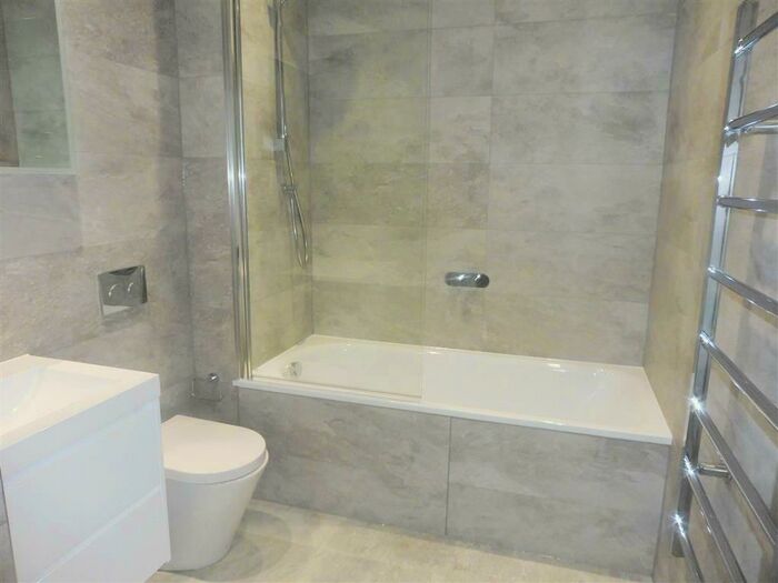 1 Bedroom Flat To Rent In Bank Court, Hemel Hempstead, HP1