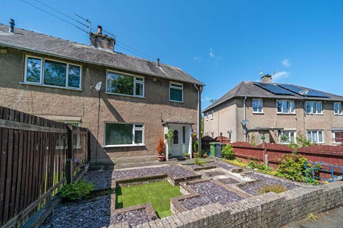 3 Bedroom Semi-Detached House For Sale In Hallgarth Circle, Kendal, LA9
