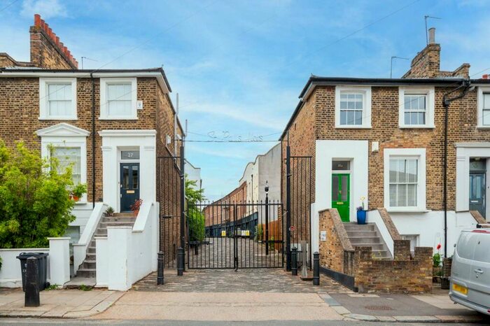 4 Bedroom House To Rent In St Pauls Mews, Camden, London, NW1