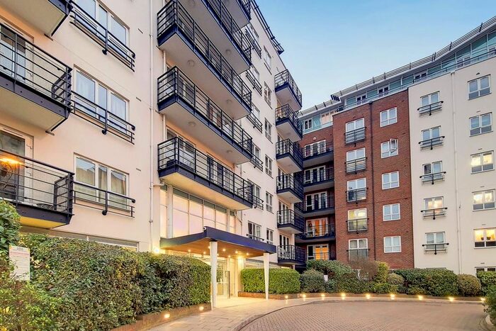 2 Bedroom Flat To Rent In Royal Quarter, Kingston, Kingston Upon Thames, KT2