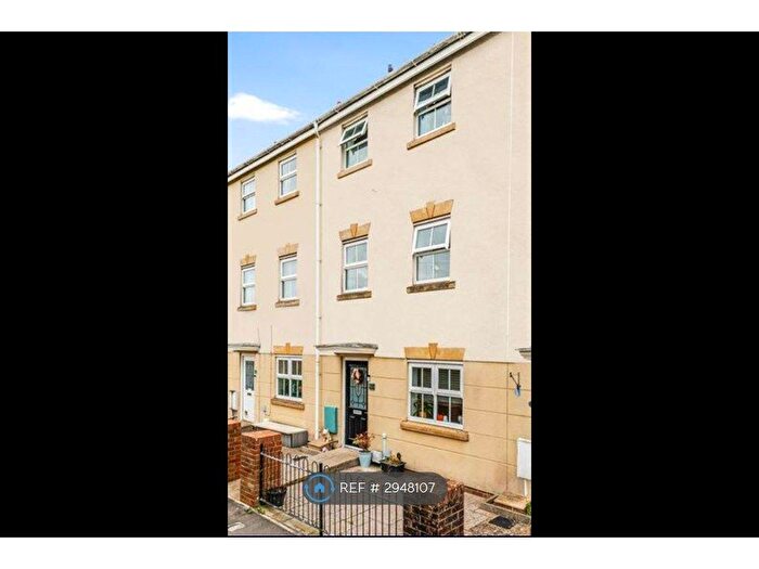 4 Bedroom Terraced House To Rent In Badgers Way, Weston-Super-Mare, BS24